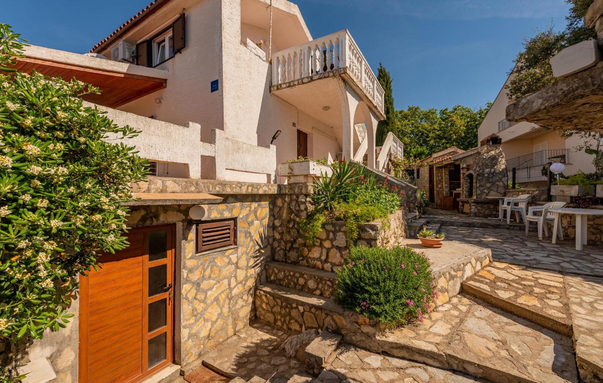 Nice Apartment In Potocnica With House Sea View Borovici Экстерьер фото